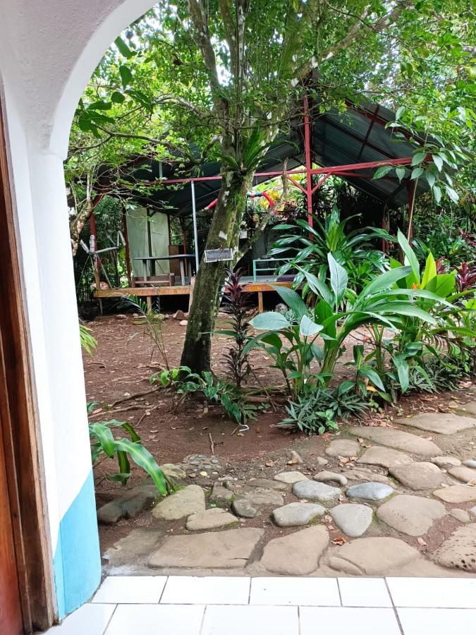 Cabinas Carol Pavones  Exterior foto